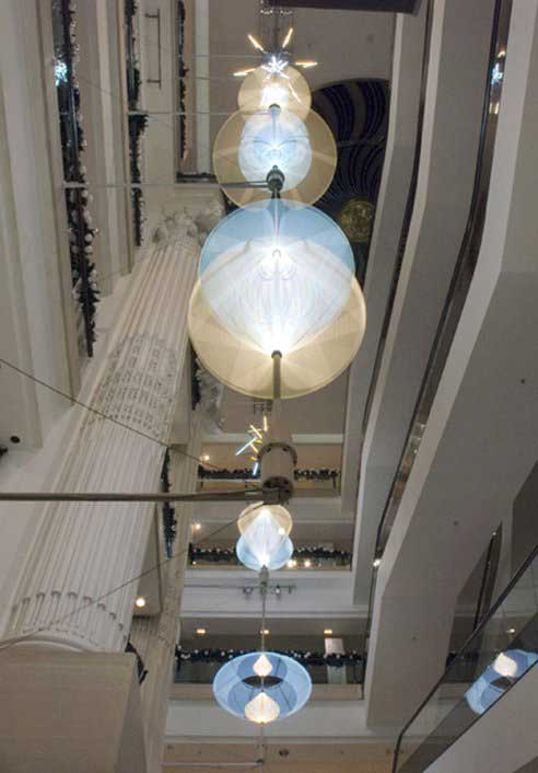 kinetic-LED-chandellier-energy-efficient
