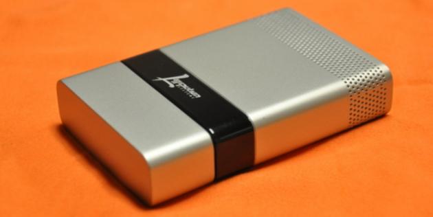 Pocket-fuel-cell-charge-smartphones
